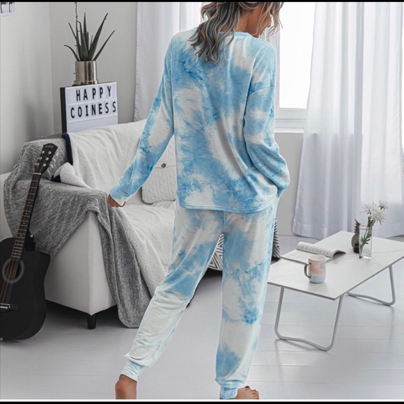 Beautiful Blue Tie Dye Lounge Set - Picture 5 of 6